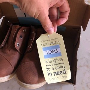 Brand new toddler TOMs.